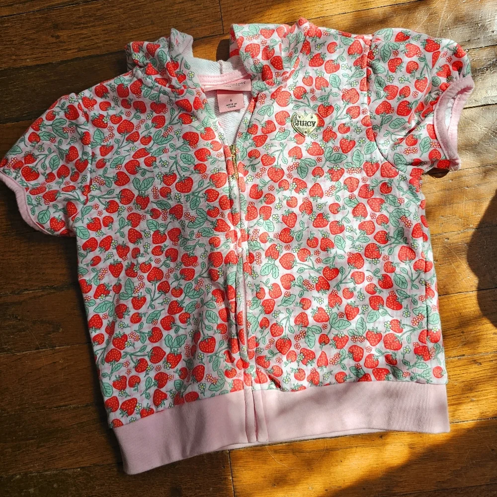 Juicy Couture Strawberry 2 Piece Baby Outfit - Picture 3 of 13